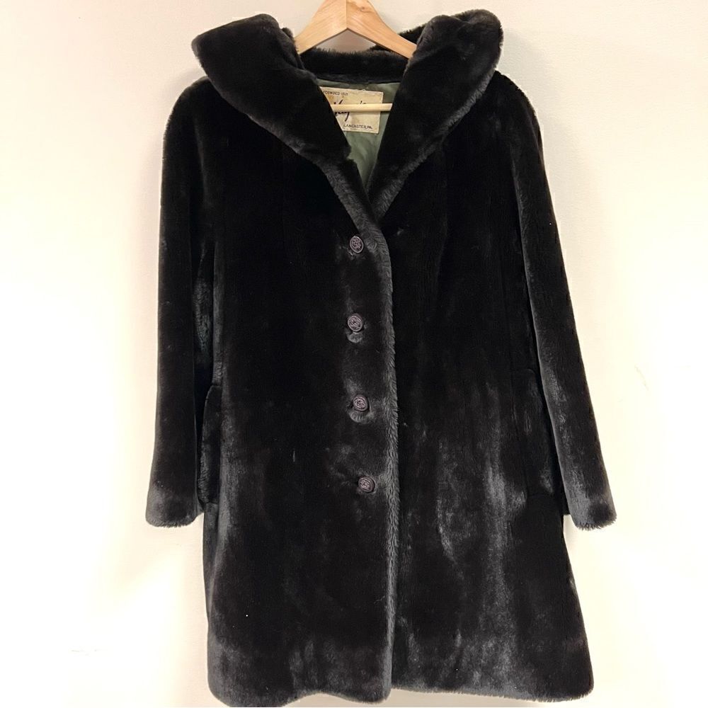 Hagers Vintage brown faux fur coat.  Size XL